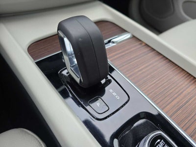 2022 Volvo XC60 Momentum
