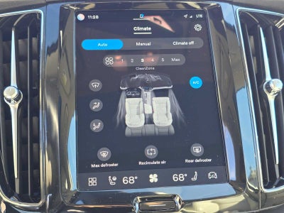 2024 Volvo XC60 Core Dark Theme