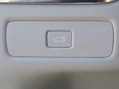 2024 Volvo XC60 Core Dark Theme