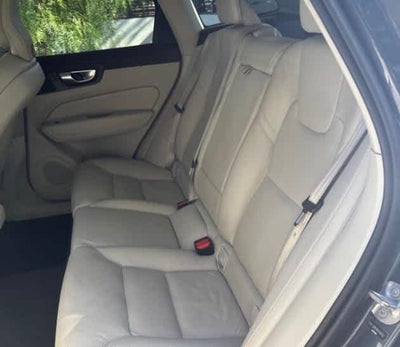 2024 Volvo XC60 Core Dark Theme