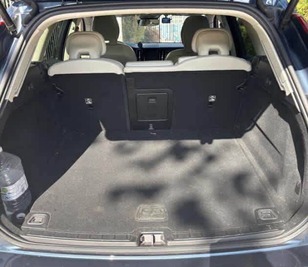 2024 Volvo XC60 Core Dark Theme