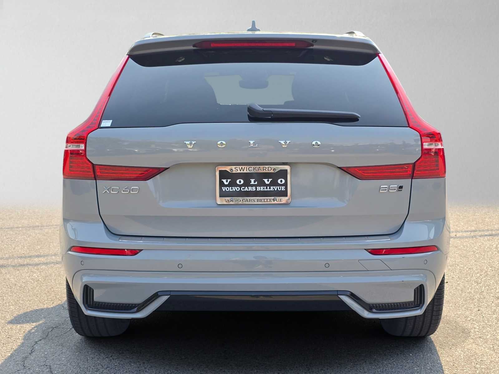 2024 Volvo XC60 Ultimate Dark Theme