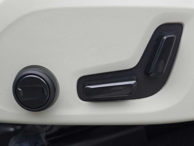 2023 Volvo XC60 Plus Bright Theme