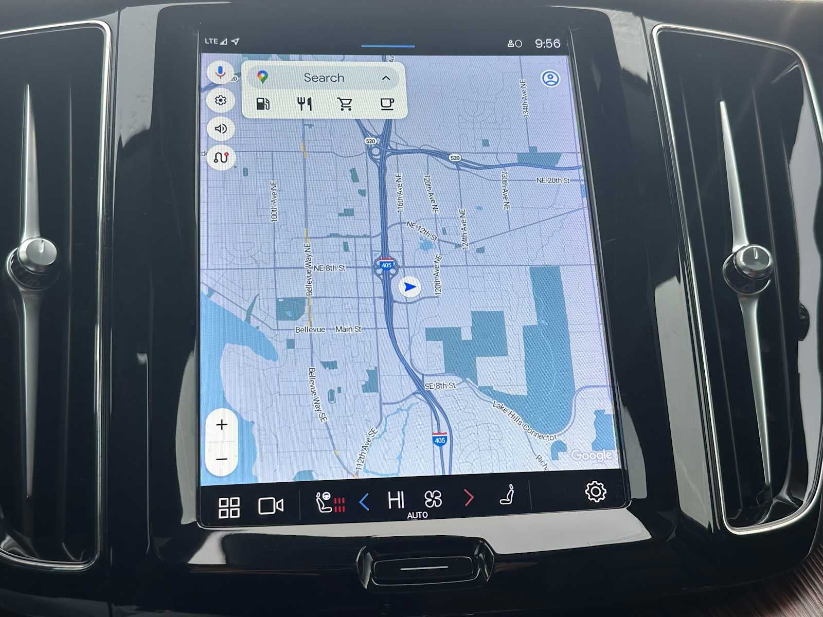 2023 Volvo XC60 Plus Dark Theme