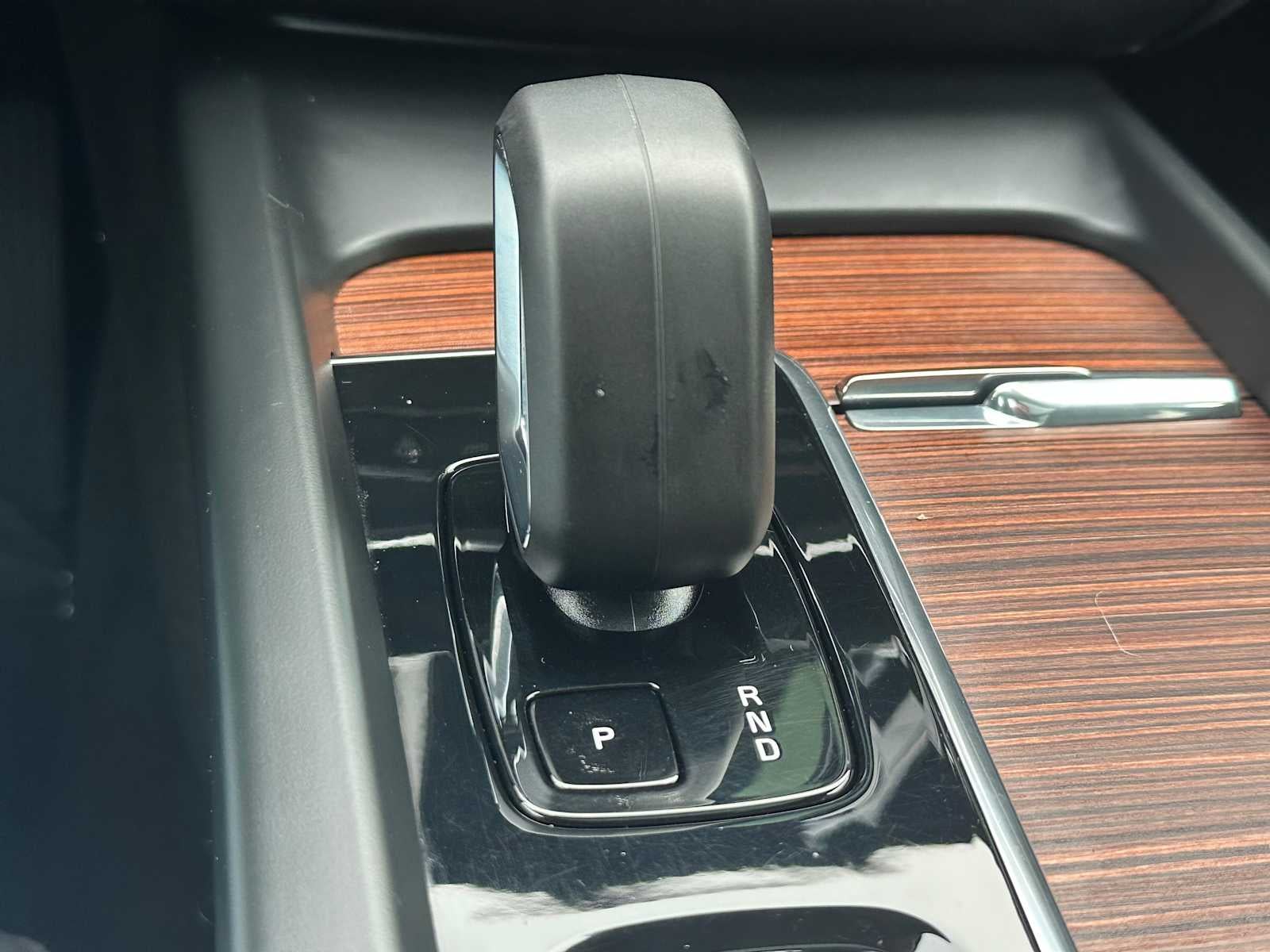 2023 Volvo XC60 Plus Dark Theme