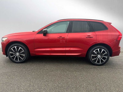 2023 Volvo XC60 Plus Dark Theme