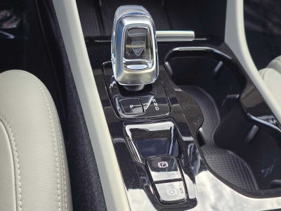 2023 Volvo XC40 Ultimate Bright Theme