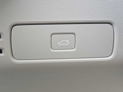 2023 Volvo XC40 Ultimate Bright Theme