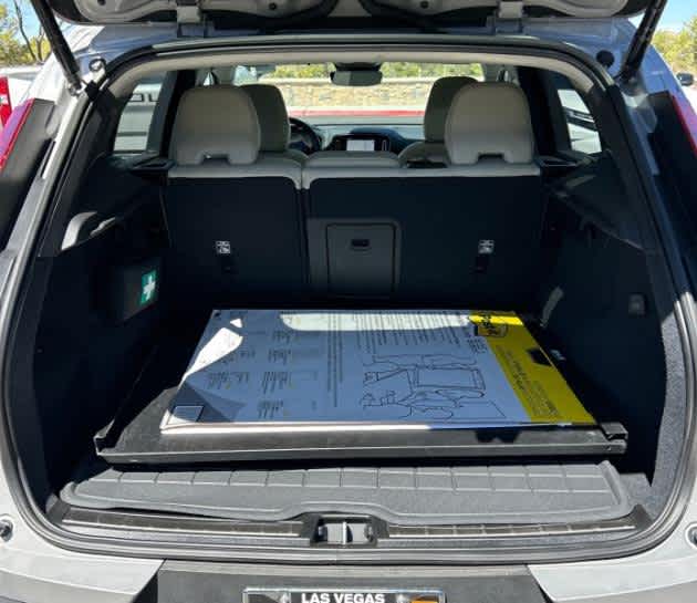2023 Volvo XC40 Ultimate Bright Theme