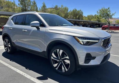 2023 Volvo XC40 Ultimate Bright Theme