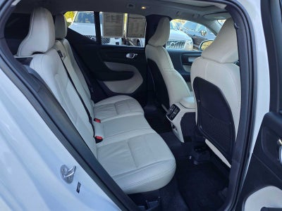 2023 Volvo XC40 Ultimate Bright Theme
