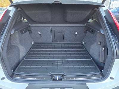 2023 Volvo XC40 Ultimate Bright Theme