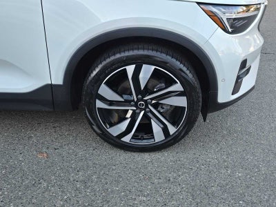 2023 Volvo XC40 Ultimate Bright Theme