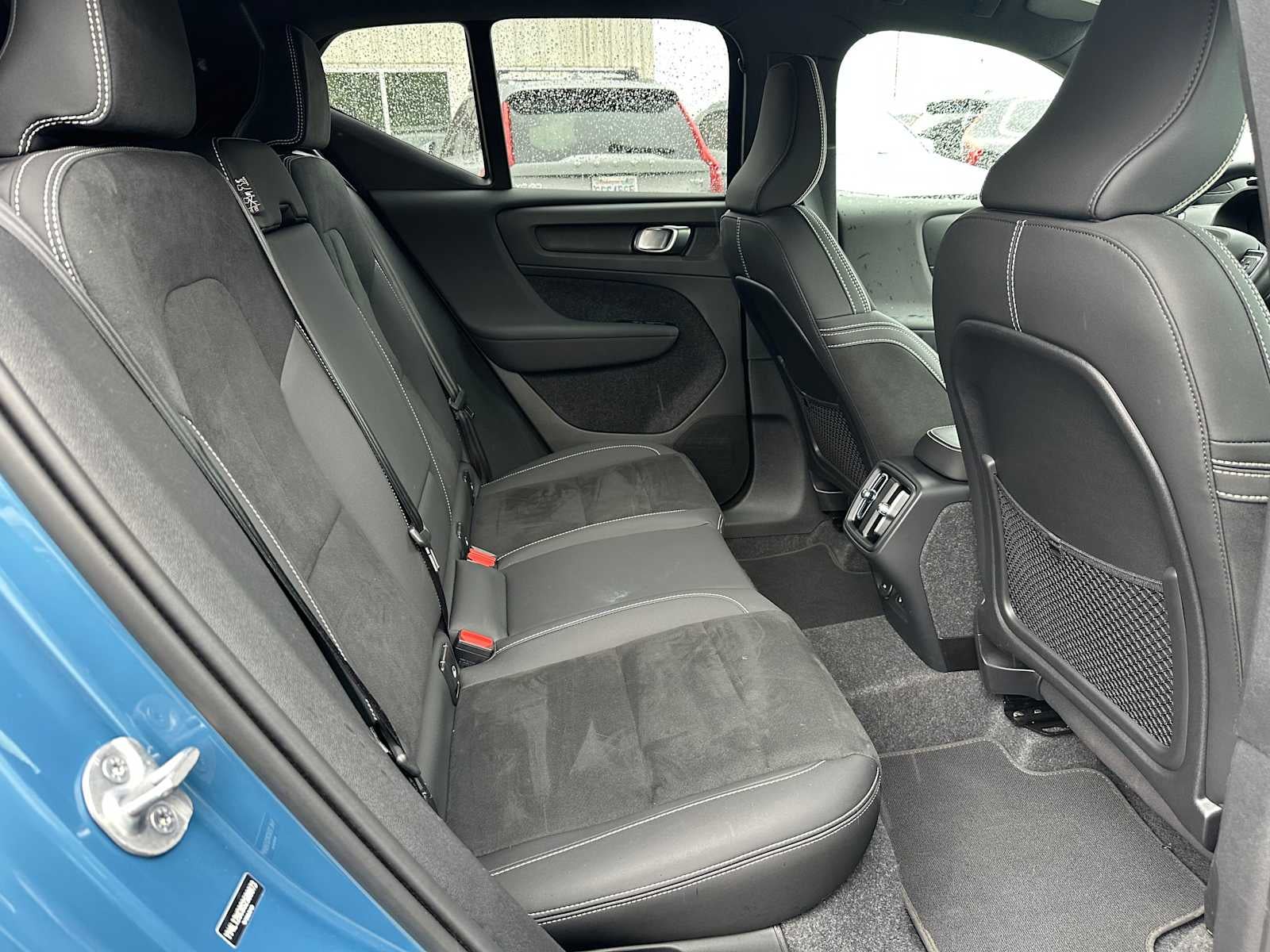 2025 Volvo XC40 Plus Dark Theme
