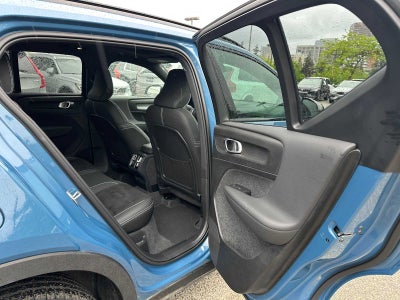 2025 Volvo XC40 Plus Dark Theme