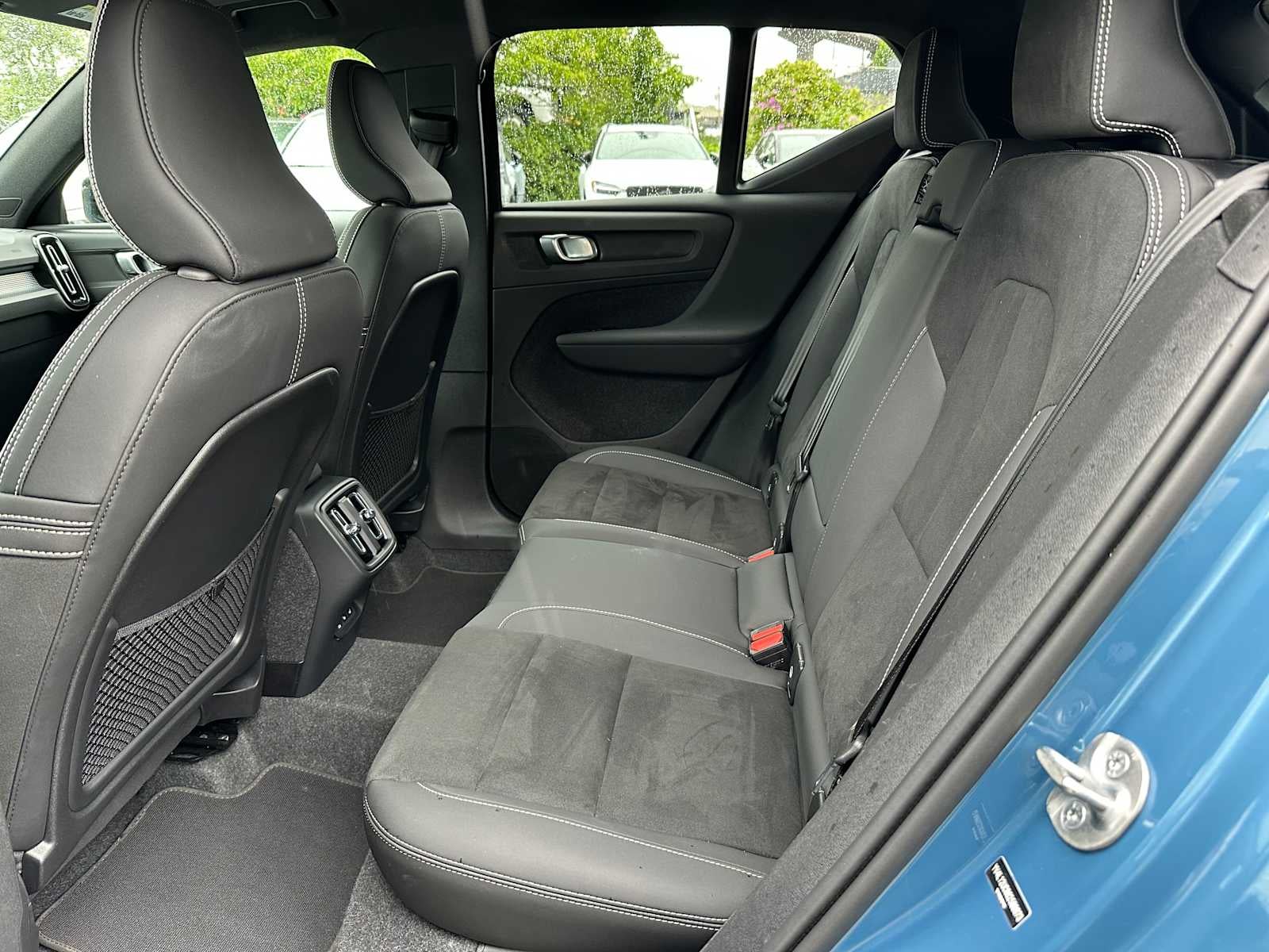 2025 Volvo XC40 Plus Dark Theme