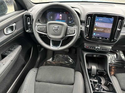 2025 Volvo XC40 Plus Dark Theme