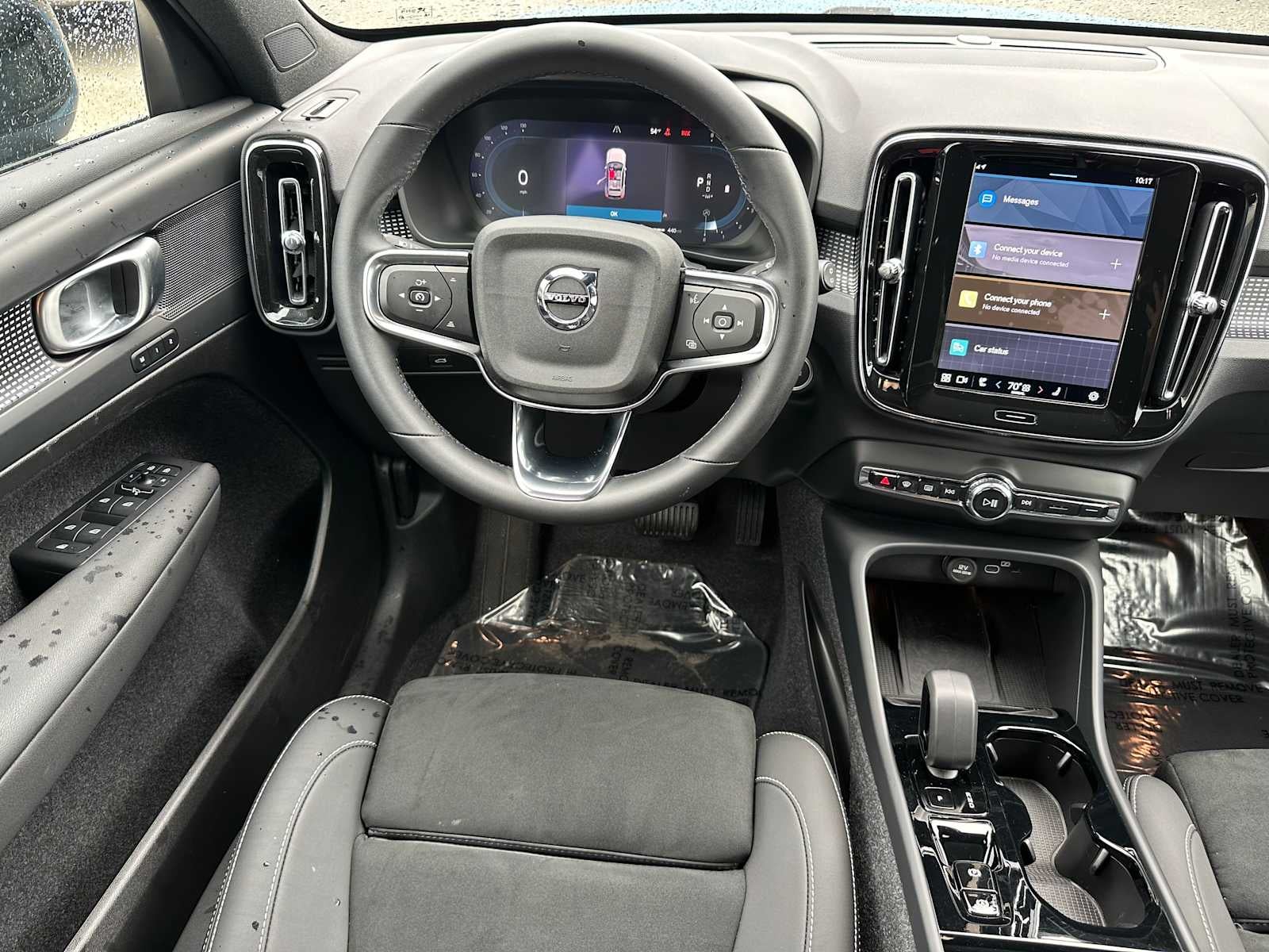 2025 Volvo XC40 Plus Dark Theme