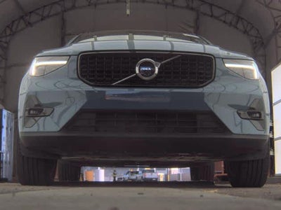 2025 Volvo XC40 Plus Dark Theme