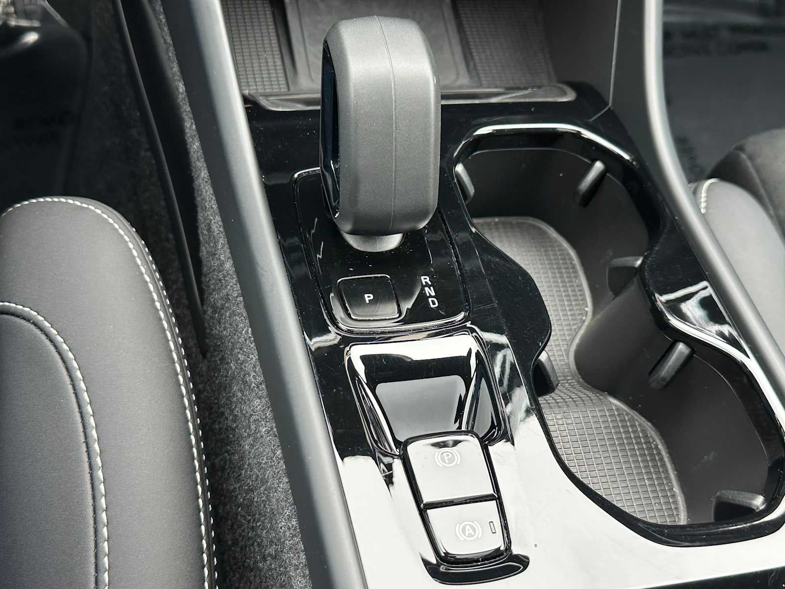 2025 Volvo XC40 Plus Dark Theme