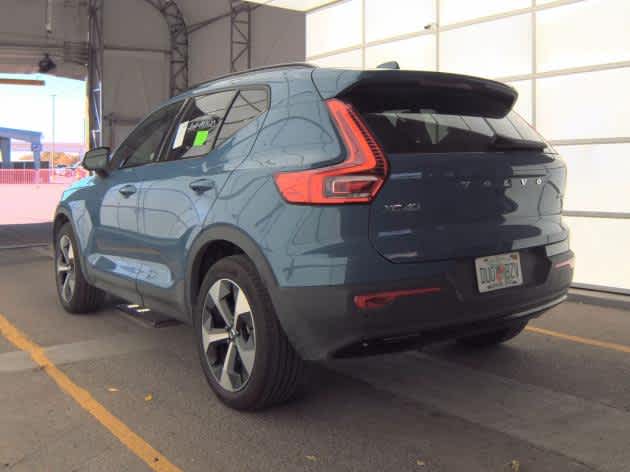 2025 Volvo XC40 Plus Dark Theme