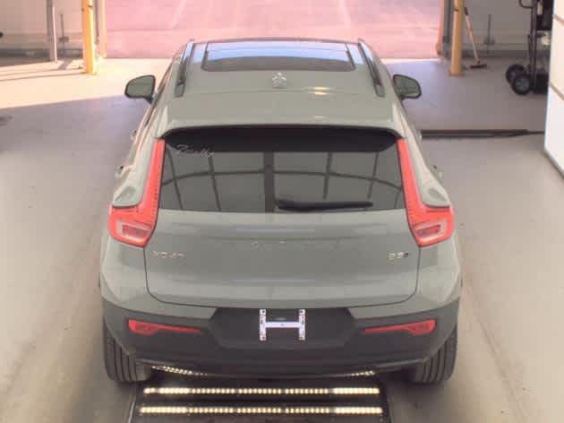 2025 Volvo XC40 Plus Dark Theme