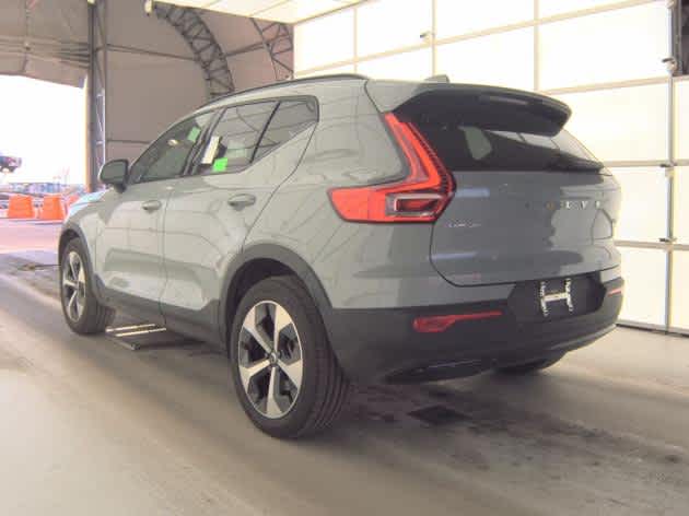 2025 Volvo XC40 Plus Dark Theme
