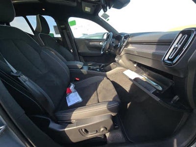 2025 Volvo XC40 Plus Dark Theme