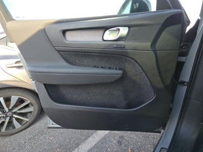 2025 Volvo XC40 Plus Dark Theme