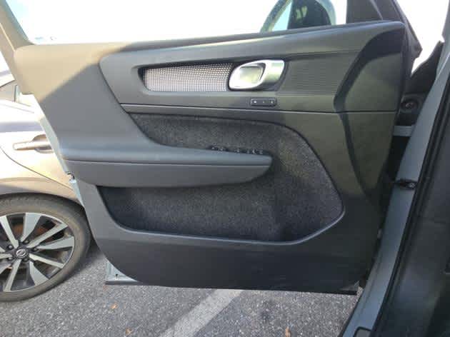 2025 Volvo XC40 Plus Dark Theme