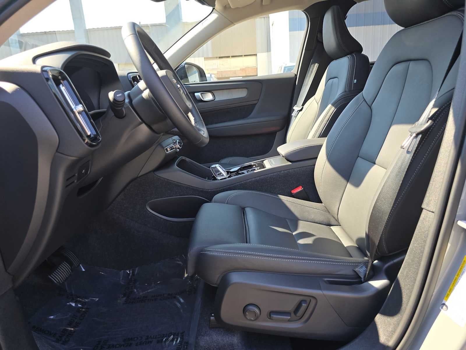 2026 Volvo XC40 Plus