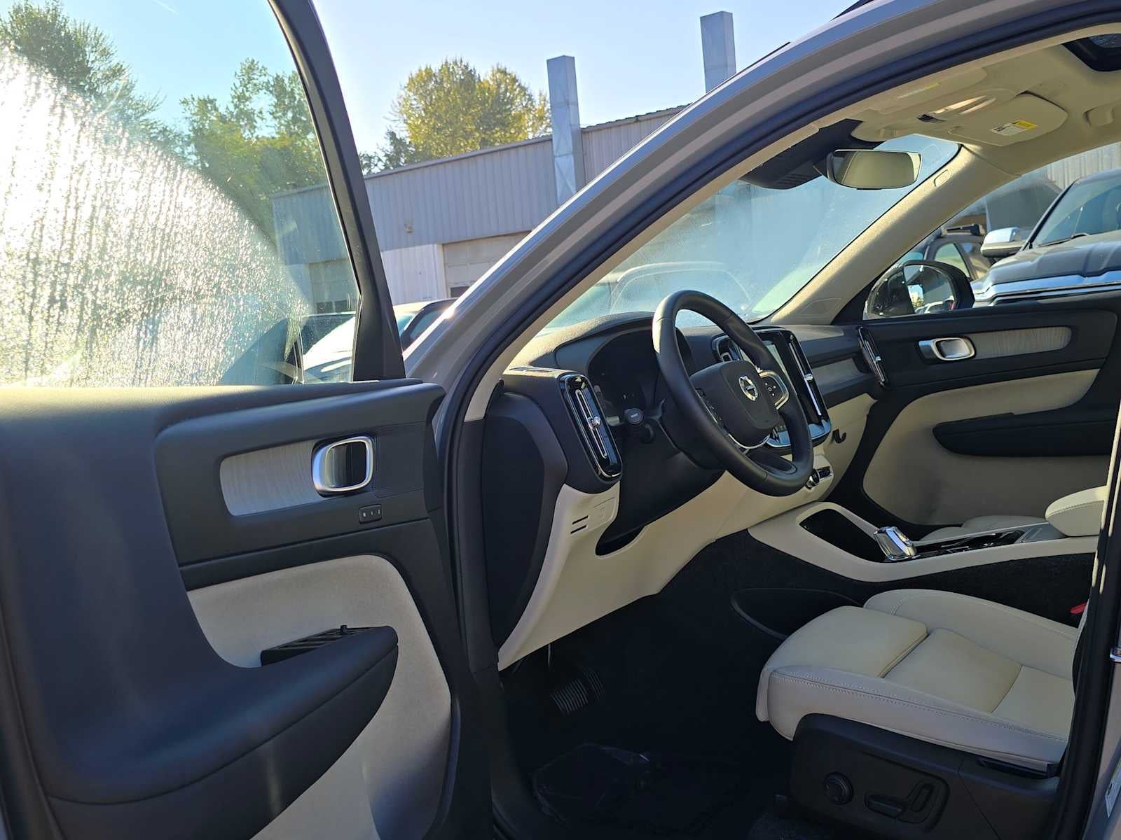 2026 Volvo XC40 Plus
