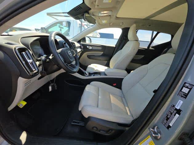 2026 Volvo XC40 Plus