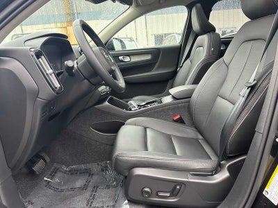2025 Volvo XC40 Plus Dark Theme