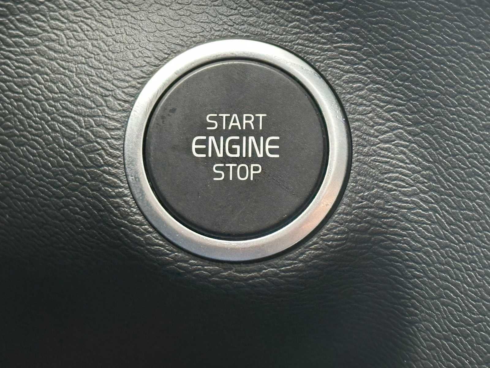 2025 Volvo XC40 Plus Dark Theme