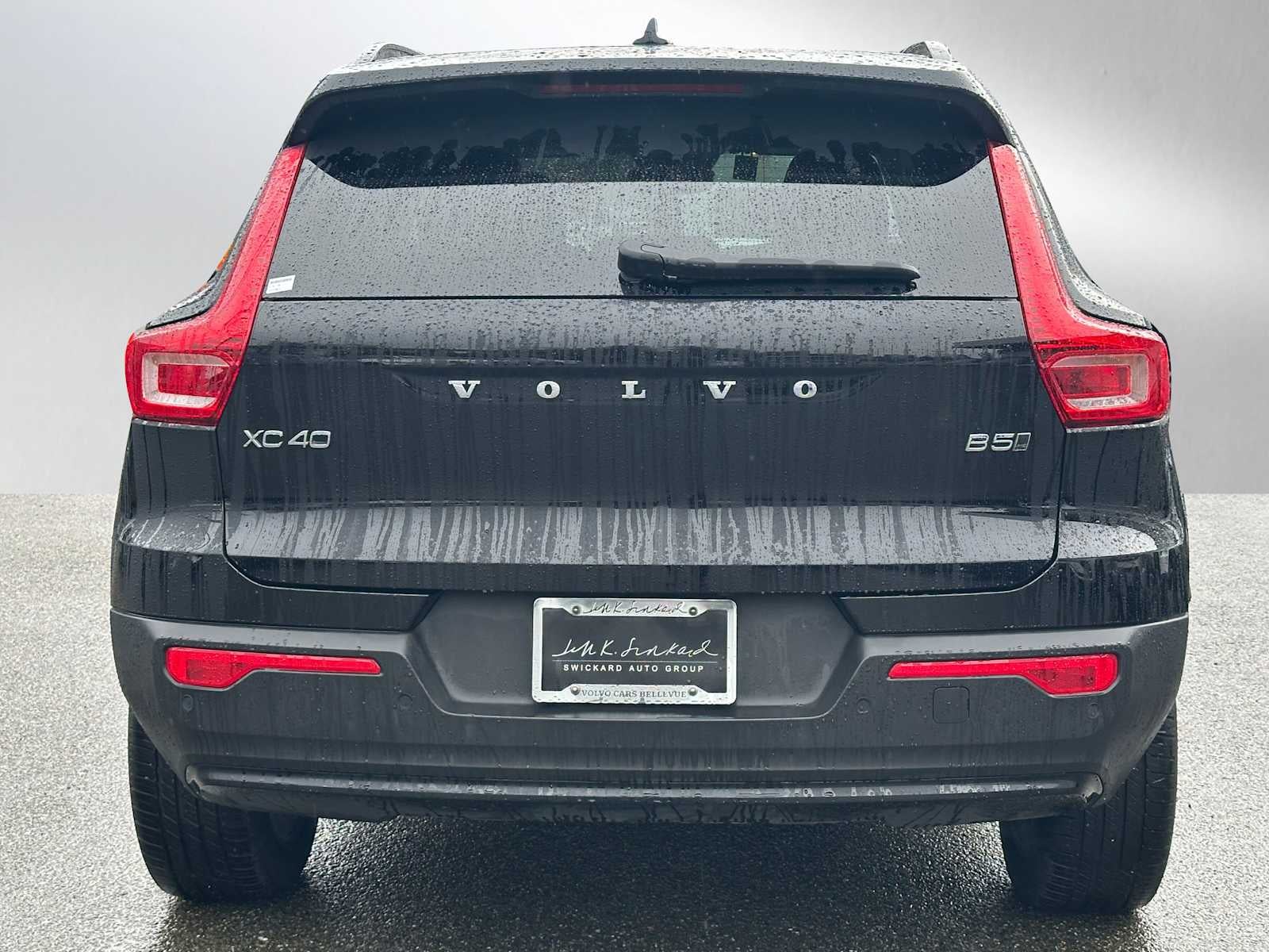 2025 Volvo XC40 Plus Dark Theme