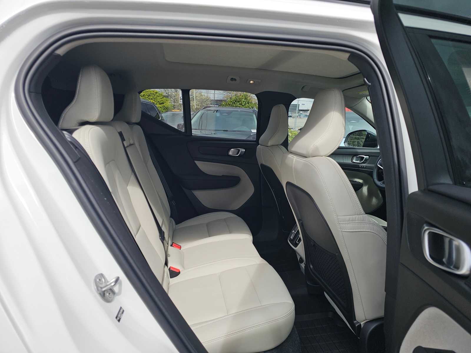 2026 Volvo XC40 Plus