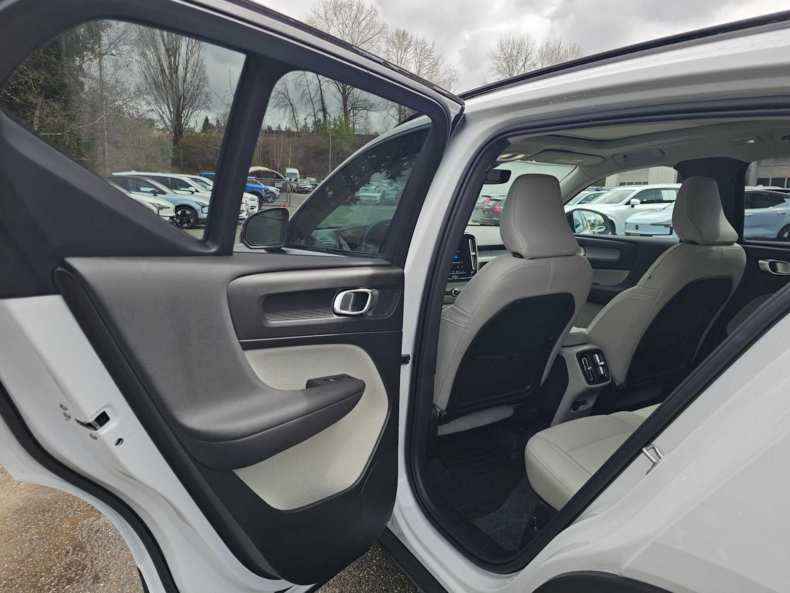 2026 Volvo XC40 Plus