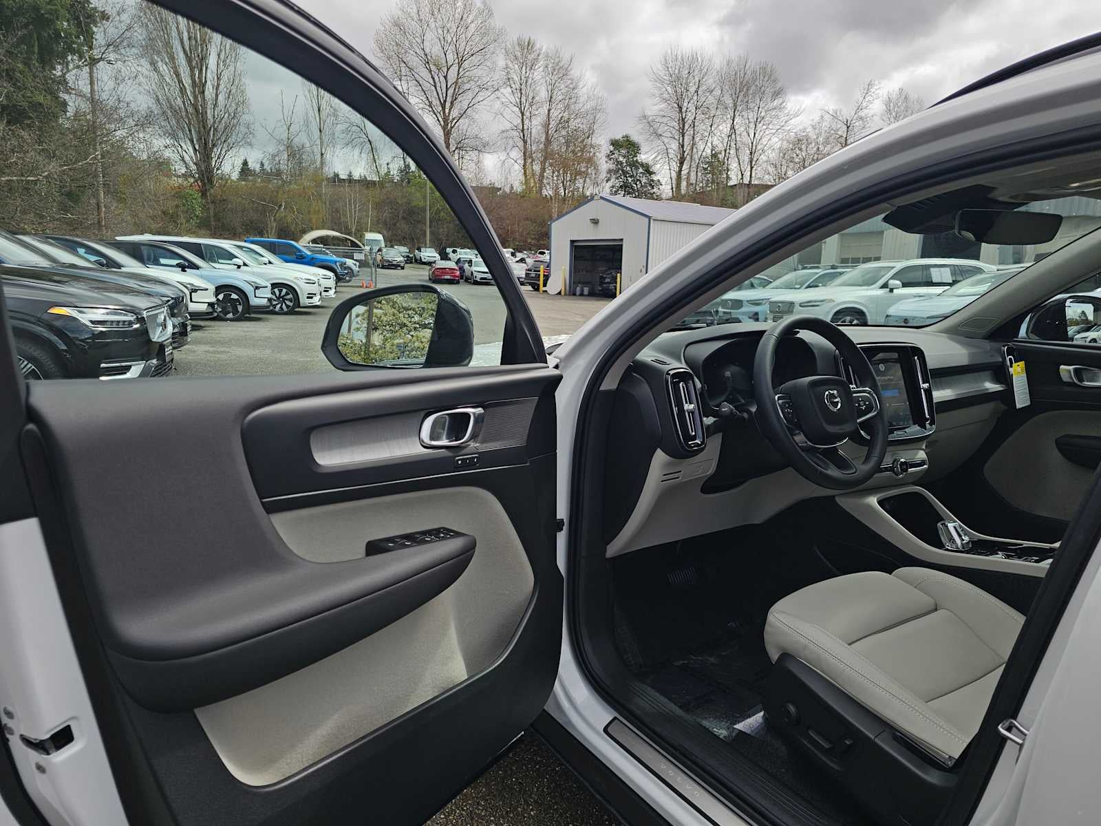 2026 Volvo XC40 Plus