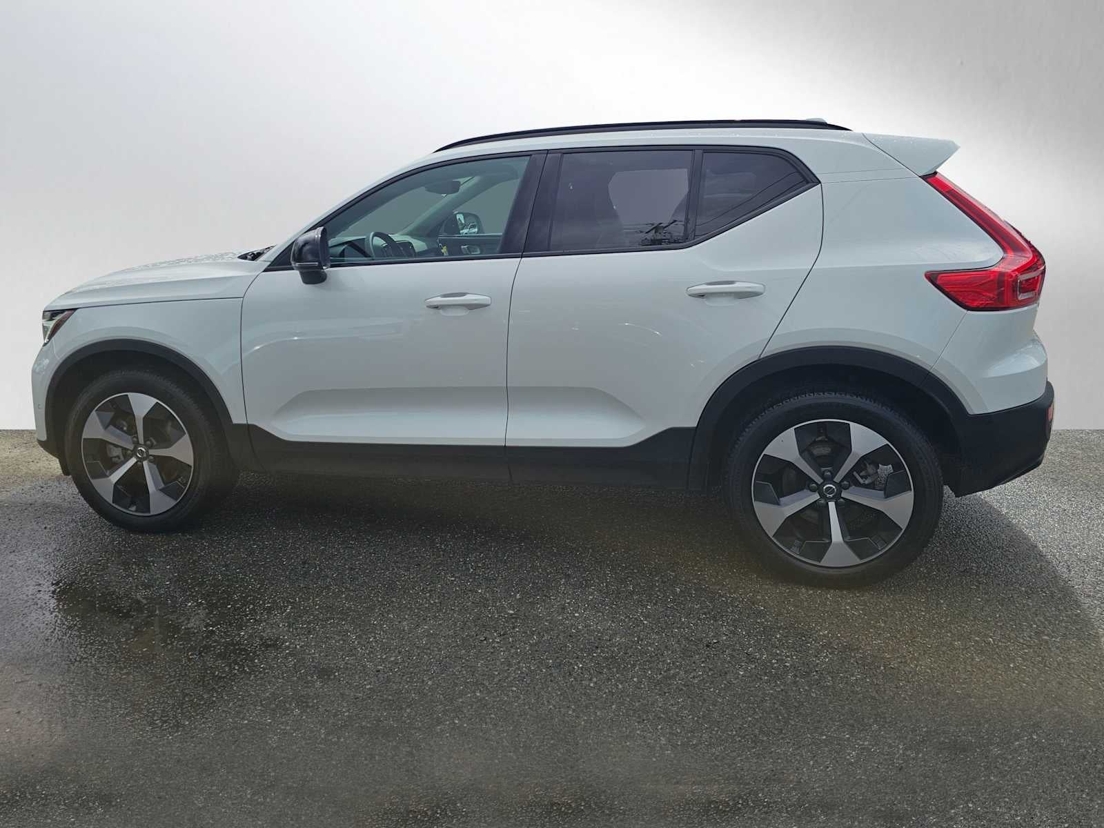 2026 Volvo XC40 Plus