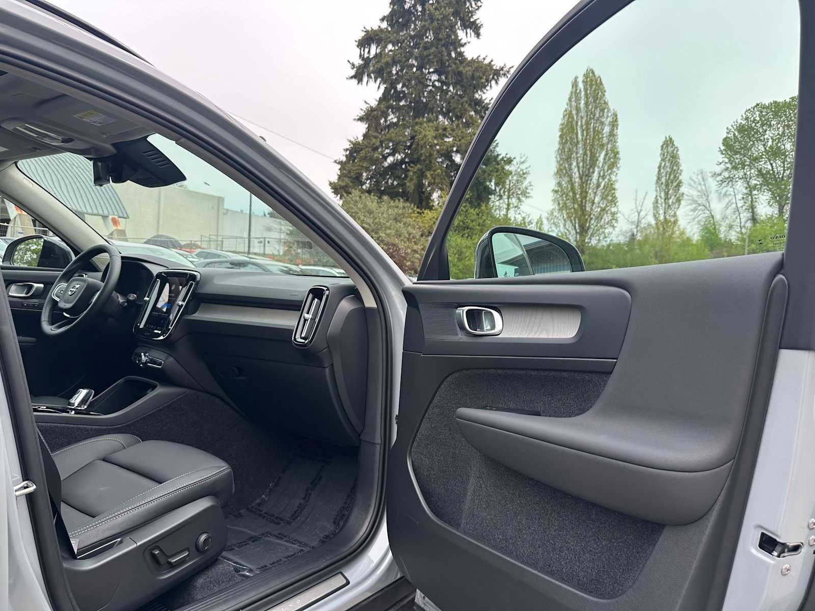 2026 Volvo XC40 Plus