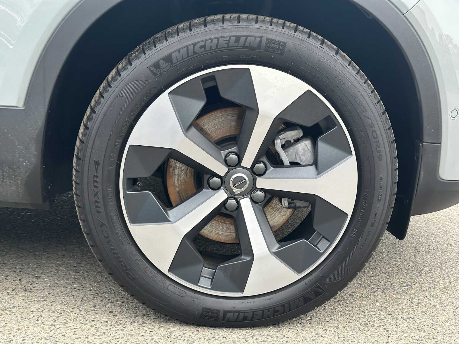 2026 Volvo XC40 Plus