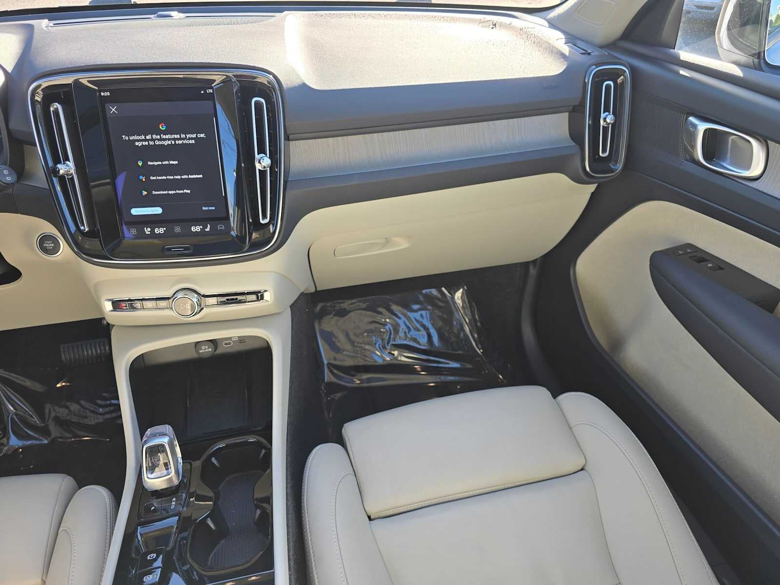 2026 Volvo XC40 Plus