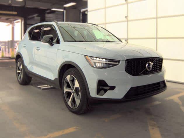 2026 Volvo XC40 Plus