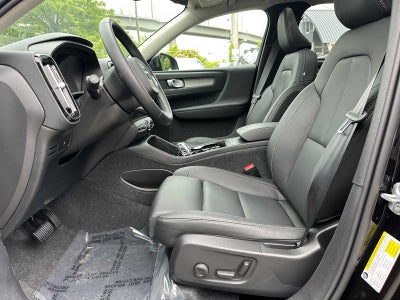 2025 Volvo XC40 Plus Dark Theme
