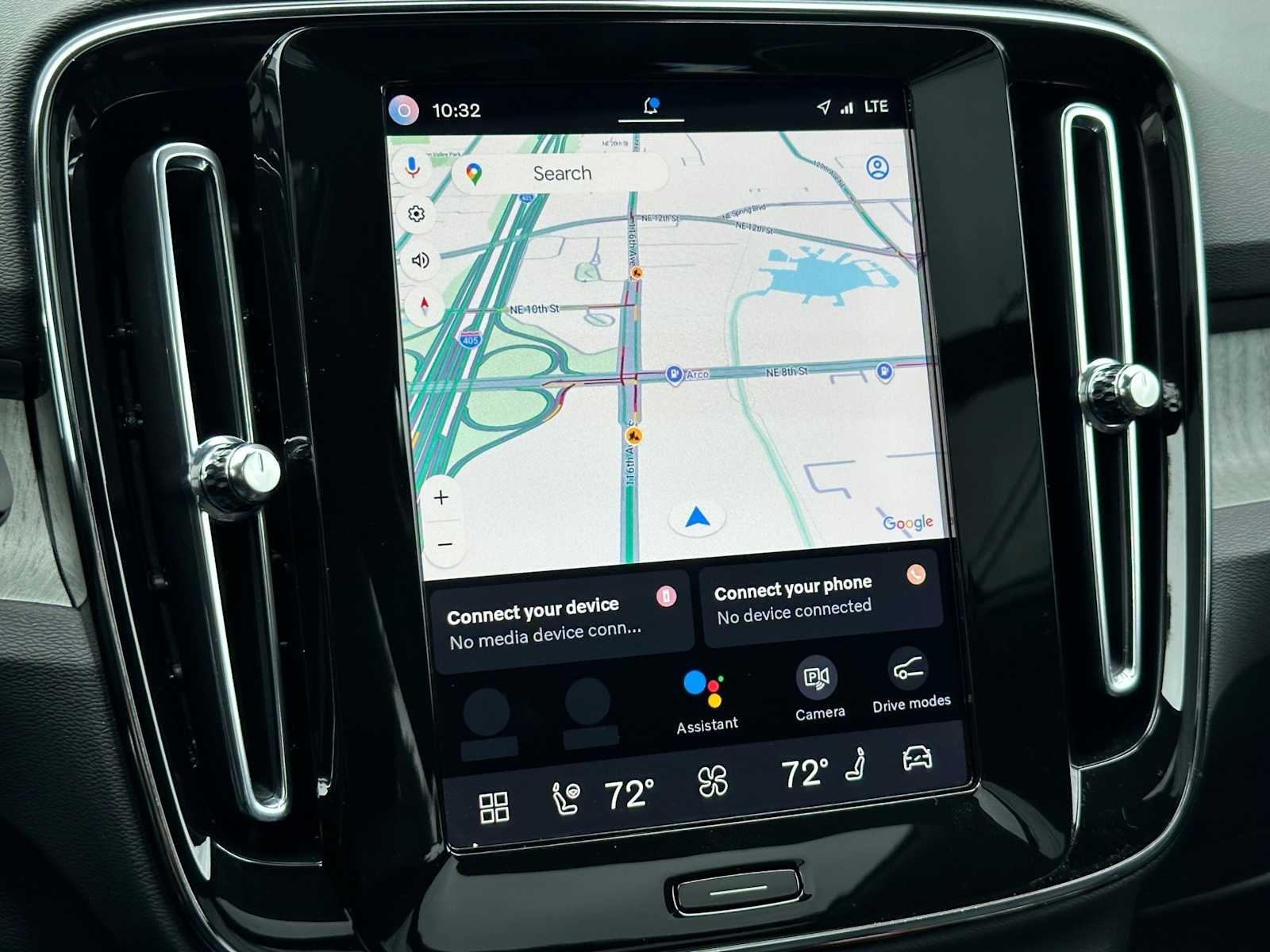 2025 Volvo XC40 Plus Dark Theme