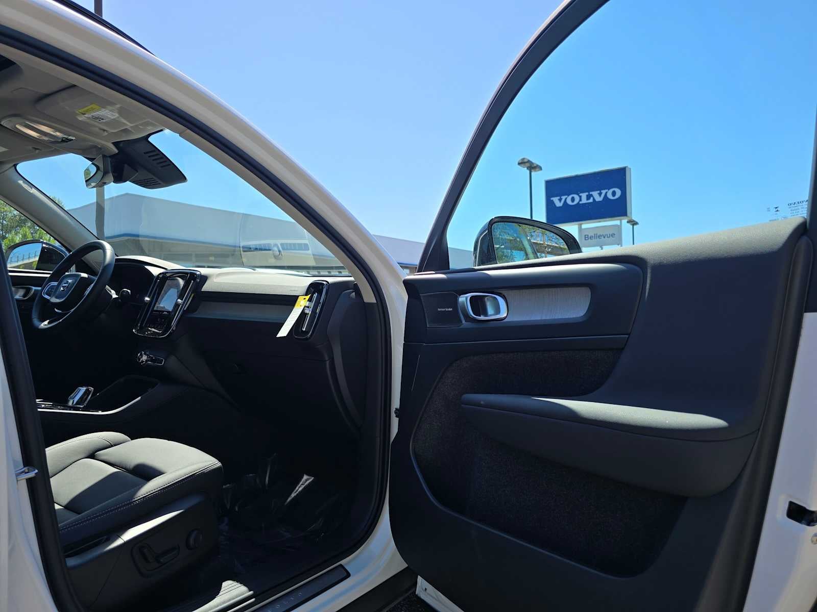2026 Volvo XC40 Plus