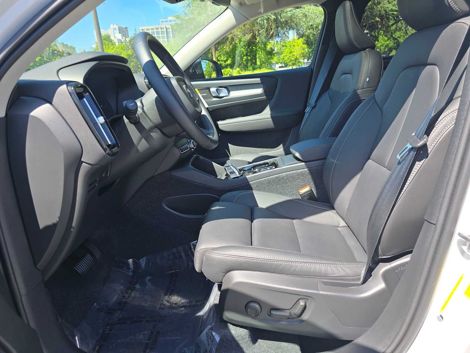 2026 Volvo XC40 Plus