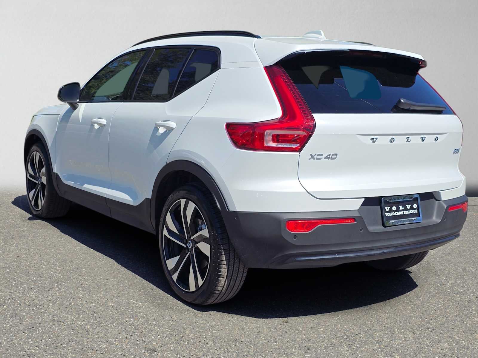2026 Volvo XC40 Plus