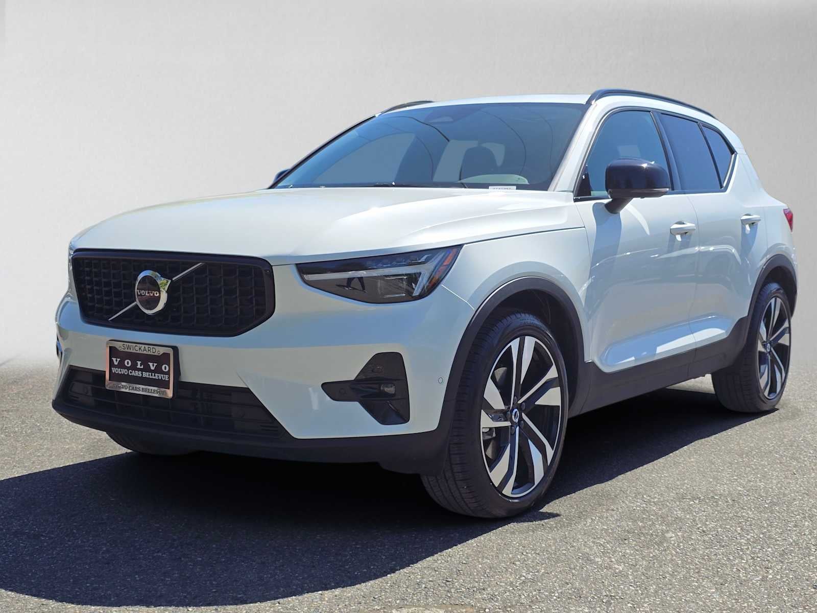 2026 Volvo XC40 Plus
